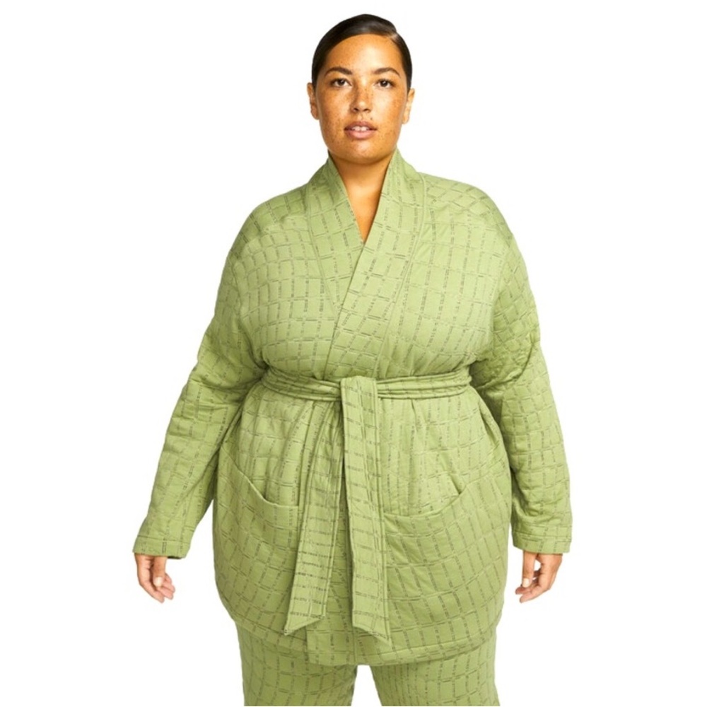 NWOT Nike Yoga Therma-FIT Luxe Women's Oil Green Jacquard Wrap Top Size 2X